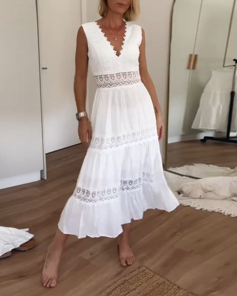 Papakosta - Elegant Ermeløs Kjole i Blonde