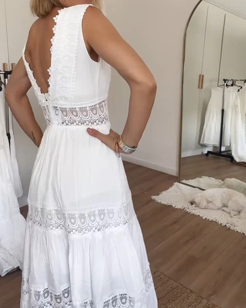 Papakosta - Elegant Ermeløs Kjole i Blonde