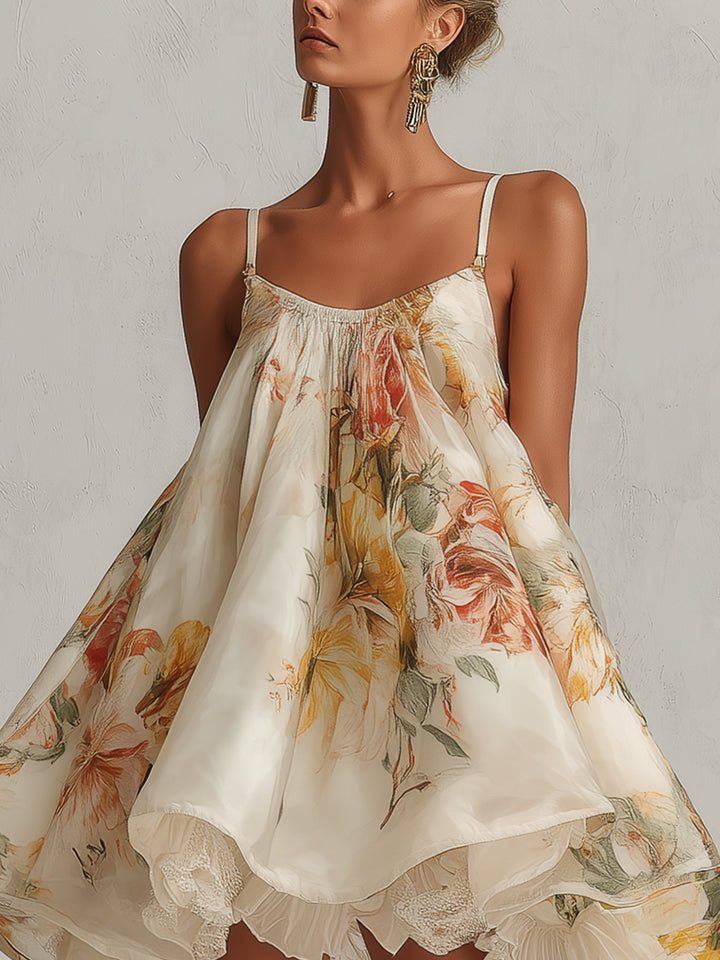 Blanche | Beige A-linje mini-kjole i organza med blomster og blondestip